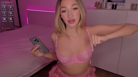 Snapshot of _secretdesire chatting on October 17, 5:48 pm Kat online show from October 17, 5:48 pm