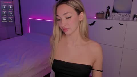 Snapshot of _secretdesire chatting on November 2, 7:05 pm Kat online show from November 2, 7:05 pm