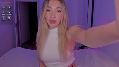 Snapshot of _secretdesire chatting on November 21, 6:17 pm Kat online show from November 21, 6:17 pm