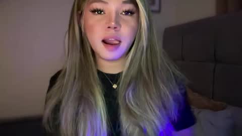 Snapshot of _seductive_jane chatting on April 4, 4:37 pm ENAJ online show from April 4, 4:37 pm