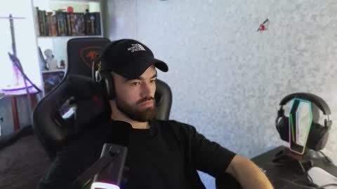 Snapshot of _serious_man chatting on September 11, 11:32 am Ask me online show from September 11, 11:32 am