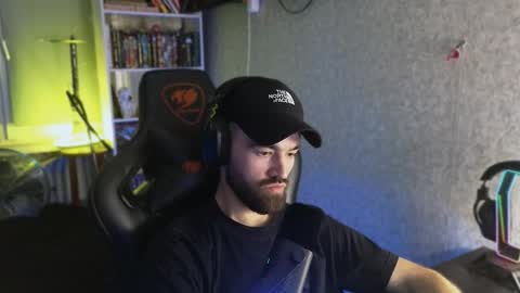 Snapshot of _serious_man chatting on September 14, 12:32 am Ask me online show from September 14, 12:32 am