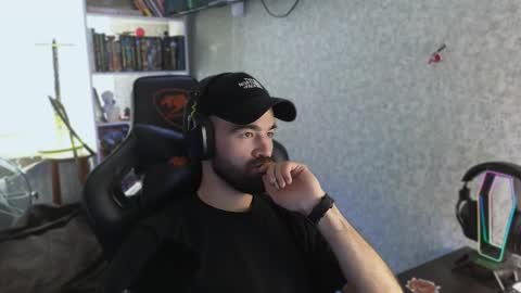 Snapshot of _serious_man chatting on September 14, 12:48 pm Ask me online show from September 14, 12:48 pm