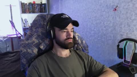 Snapshot of _serious_man chatting on September 22, 6:15 am Ask me online show from September 22, 6:15 am