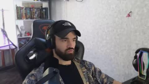 Snapshot of _serious_man chatting on September 25, 8:18 am Ask me online show from September 25, 8:18 am