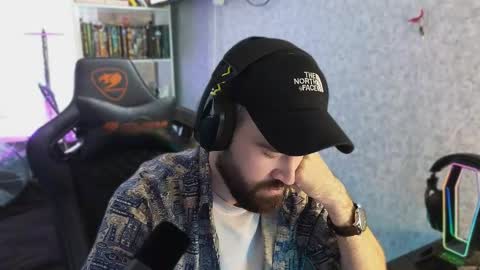 Snapshot of _serious_man chatting on September 28, 12:43 pm Ask me online show from September 28, 12:43 pm