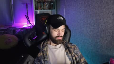 Snapshot of _serious_man chatting on September 29, 11:53 pm Ask me online show from September 29, 11:53 pm