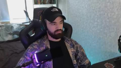 Snapshot of _serious_man chatting on September 30, 12:21 pm Ask me online show from September 30, 12:21 pm