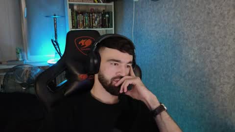 Snapshot of _serious_man chatting on October 6, 11:35 pm Ask me online show from October 6, 11:35 pm