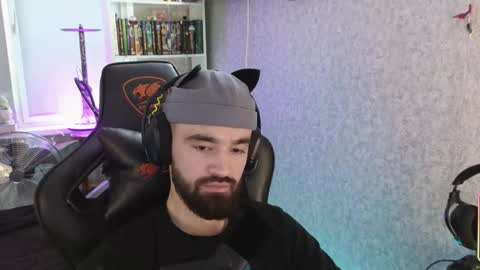 Snapshot of _serious_man chatting on October 10, 2:27 pm Ask me online show from October 10, 2:27 pm