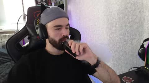 Snapshot of _serious_man chatting on October 18, 9:10 am Ask me online show from October 18, 9:10 am