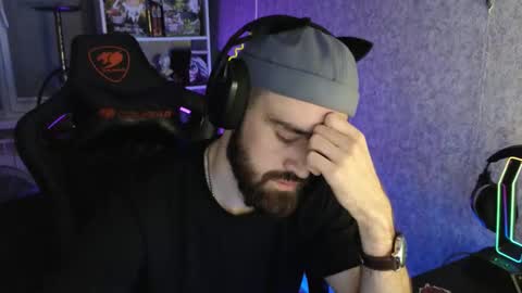 Snapshot of _serious_man chatting on October 22, 9:03 pm Ask me online show from October 22, 9:03 pm