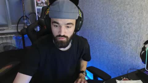 Snapshot of _serious_man chatting on October 30, 2:13 am Ask me online show from October 30, 2:13 am