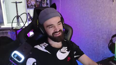 Snapshot of _serious_man chatting on November 1, 6:37 am Ask me online show from November 1, 6:37 am