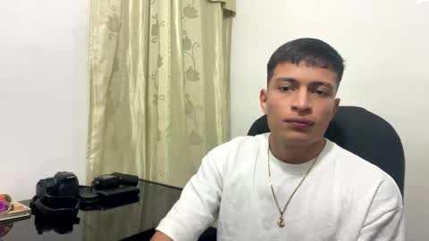 Juan Pablo-independent model online show from January 18, 3:42 am