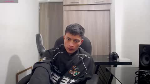 Juan Pablo-independent model online show from January 20, 6:21 am