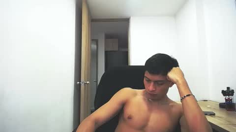 Juan Pablo-independent model online show from March 5, 6:59 pm