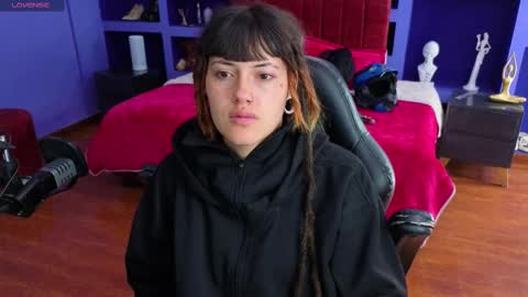 Snapshot of _sharlotte777 chatting on September 18, 2:19 pm _sharlotte777 online show from September 18, 2:19 pm