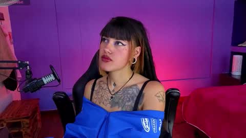 Snapshot of _sharlotte777 chatting on October 15, 3:23 pm _sharlotte777 online show from October 15, 3:23 pm