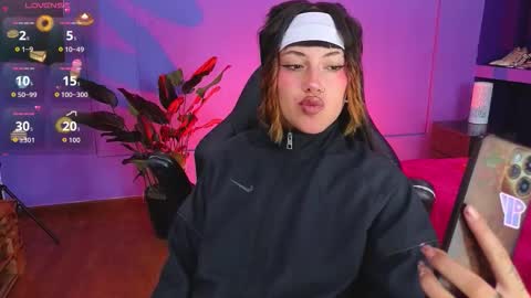 Snapshot of _sharlotte777 chatting on October 21, 2:07 pm _sharlotte777 online show from October 21, 2:07 pm