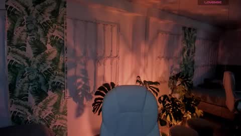 Snapshot of _sharlotte777 chatting on February 13, 1:18 pm _sharlotte777 online show from February 13, 1:18 pm