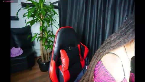 Snapshot of _sharlotte777 chatting on February 24, 3:21 pm _sharlotte777 online show from February 24, 3:21 pm