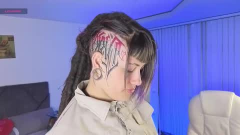 Snapshot of _sharlotte777 chatting on February 27, 1:22 pm _sharlotte777 online show from February 27, 1:22 pm