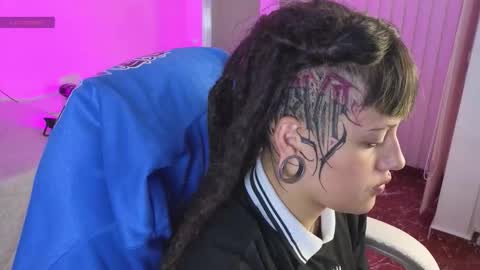 Snapshot of _sharlotte777 chatting on March 5, 3:19 pm _sharlotte777 online show from March 5, 3:19 pm