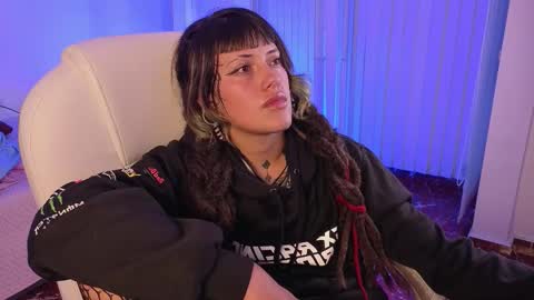 Snapshot of _sharlotte777 chatting on March 21, 8:19 am _sharlotte777 online show from March 21, 8:19 am