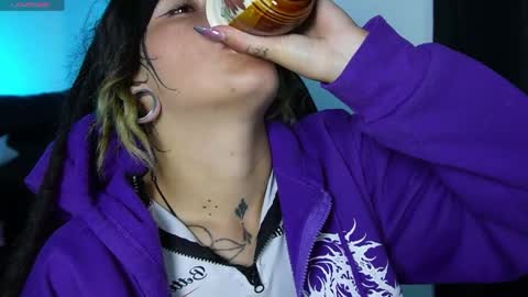 Snapshot of _sharlotte777 chatting on April 6, 2:07 pm _sharlotte777 online show from April 6, 2:07 pm