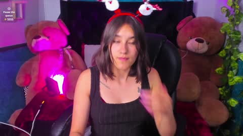 Snapshot of _sophie__miller chatting on December 9, 8:23 pm Sophie online show from December 9, 8:23 pm