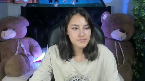 Snapshot of _sophie__miller chatting on February 23, 7:17 pm Sophie online show from February 23, 7:17 pm