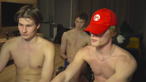 OLIVERpvt is open online show from December 5, 4:12 pm