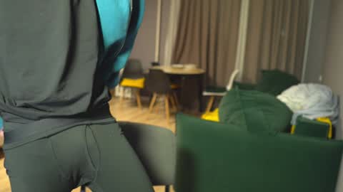 OLIVERpvt is open online show from December 23, 1:35 pm