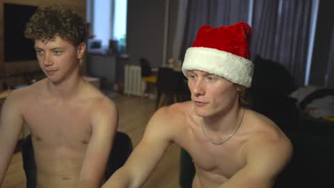OLIVERpvt is open online show from December 25, 6:09 am