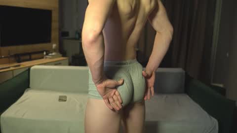 OLIVERpvt is open online show from October 12, 2:21 am