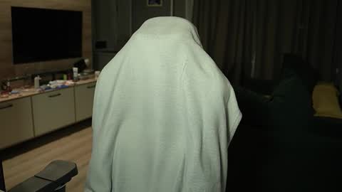 OLIVERpvt is open online show from March 30, 6:09 pm