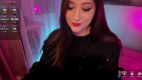 _sserendipityy_ online show from April 4, 4:37 pm