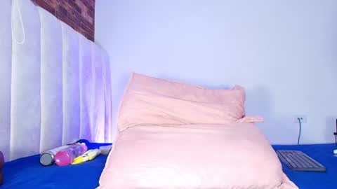susy online show from June 26, 3:11 am