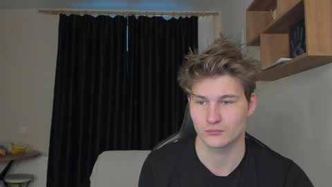 Snapshot of _stager_ chatting on November 30, 10:19 am MARKPVT IS OPEN online show from November 30, 10:19 am