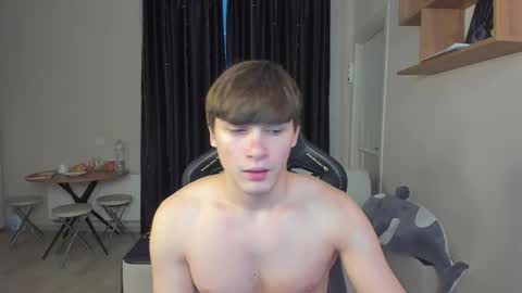 Snapshot of _stager_ chatting on December 15, 4:50 am MARKPVT IS OPEN online show from December 15, 4:50 am