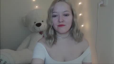 _sweet_smile_ online show from February 11, 8:14 pm