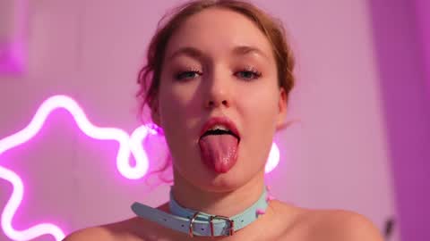 Snapshot of _taylor_swift chatting on March 10, 1:21 pm Taylor online show from March 10, 1:21 pm