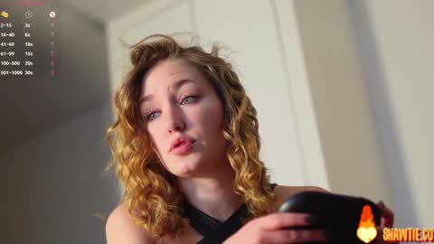 Snapshot of _taylor_swift chatting on February 23, 1:19 pm Taylor online show from February 23, 1:19 pm