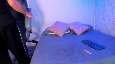 _taylorblack online show from January 13, 11:37 am