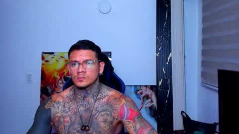 Snapshot of _thadeo_ chatting on October 14, 12:44 am ThadeoWolf online show from October 14, 12:44 am