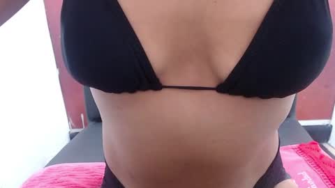 Snapshot of _thamaraa_ chatting on June 21, 3:14 pm Tamara online show from June 21, 3:14 pm