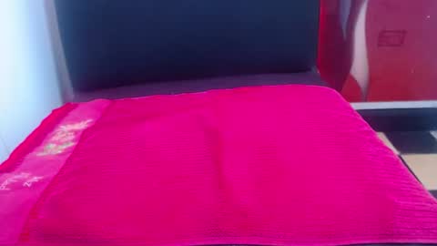 Snapshot of _thamaraa_ chatting on June 25, 4:33 pm Tamara online show from June 25, 4:33 pm