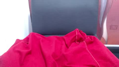 Snapshot of _thamaraa_ chatting on July 17, 2:56 pm Tamara online show from July 17, 2:56 pm