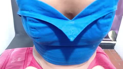 Snapshot of _thamaraa_ chatting on July 18, 3:49 pm Tamara online show from July 18, 3:49 pm